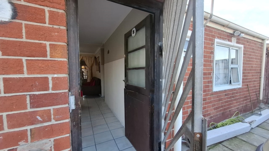 3 Bedroom Property for Sale in Lentegeur Western Cape